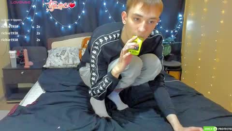 felixcurt online show from May 6, 7:47 pm