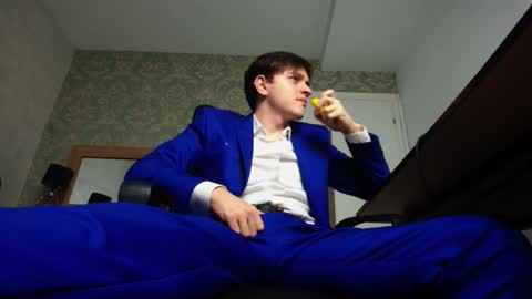 Snapshot of felixstark chatting on October 13, 4:40 am FelixStark online show from October 13, 4:40 am