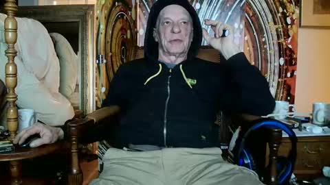 Snapshot of fellatioauto chatting on February 22, 6:39 am hungnsexy online show from February 22, 6:39 am