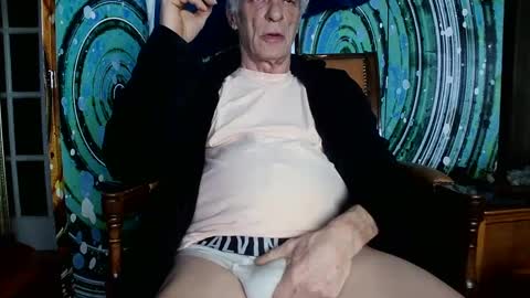 Snapshot of fellatioauto chatting on January 10, 6:53 am hungnsexy online show from January 10, 6:53 am