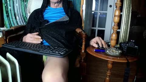 Snapshot of fellatioauto chatting on January 31, 4:59 pm hungnsexy online show from January 31, 4:59 pm