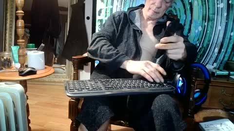 Snapshot of fellatioauto chatting on December 16, 5:43 pm hungnsexy online show from December 16, 5:43 pm