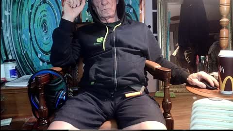 Snapshot of fellatioauto chatting on December 26, 4:43 am hungnsexy online show from December 26, 4:43 am