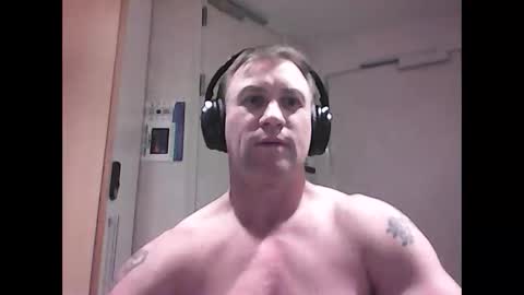 femalesonly1990 online show from September 15, 12:28 pm
