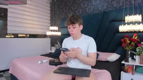 Femboy Max online show from February 20, 11:34 am