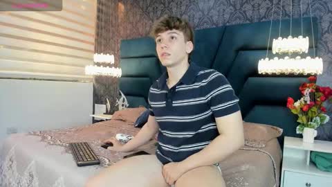 Femboy Max online show from February 28, 11:53 am