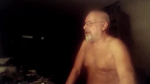 Snapshot of femdom_sub chatting on December 24, 4:00 am femdom_sub online show from December 24, 4:00 am