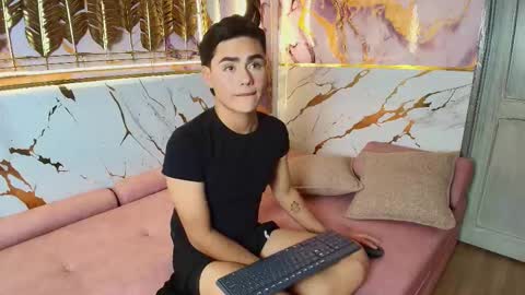 Noa online show from February 4, 11:27 am