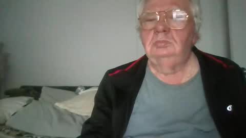 Snapshot of fewxtrapounds985 chatting on September 27, 4:05 pm fewxtrapounds985 online show from September 27, 4:05 pm