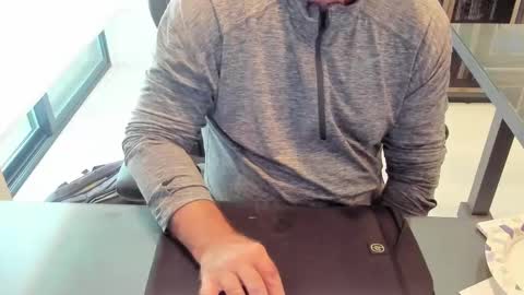 Snapshot of fhetzl chatting on October 7, 12:37 am fhetzl online show from October 7, 12:37 am