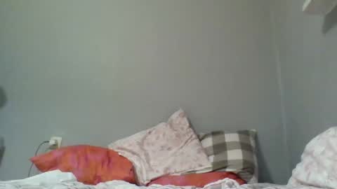 Snapshot of filipek757 chatting on December 9, 9:33 pm filipek757 online show from December 9, 9:33 pm