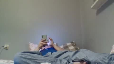 Snapshot of filipek757 chatting on December 8, 9:41 pm filipek757 online show from December 8, 9:41 pm