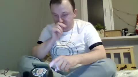 Snapshot of filipek757 chatting on January 5, 9:03 pm filipek757 online show from January 5, 9:03 pm