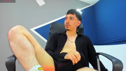 finn_jackson online show from March 9, 8:58 pm