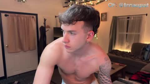 Snapshot of finnaugust chatting on September 30, 2:51 am Finn August online show from September 30, 2:51 am