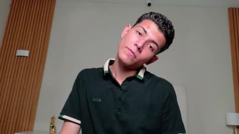 Nicolas online show from March 11, 9:00 pm