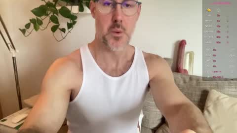 Snapshot of fit_rubinho chatting on February 8, 8:31 am Rubn online show from February 8, 8:31 am