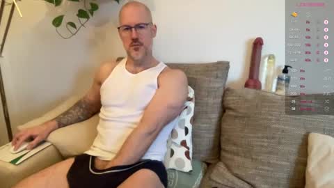 Snapshot of fit_rubinho chatting on December 26, 8:39 am Rubn online show from December 26, 8:39 am