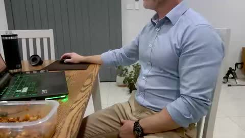 fit_worker online show from May 28, 8:12 am