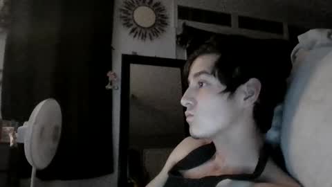 fitboi321 online show from April 10, 5:47 am