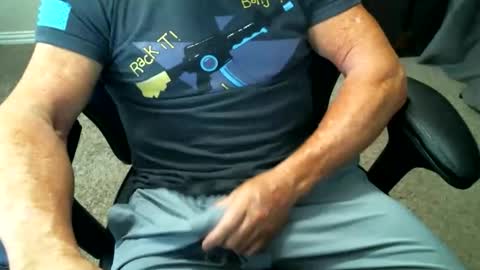 fitguy40 online show from April 30, 7:54 pm