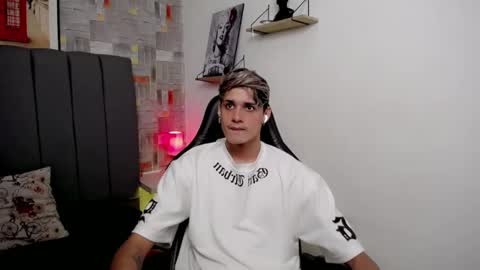 Flaquito online show from April 14, 8:30 pm