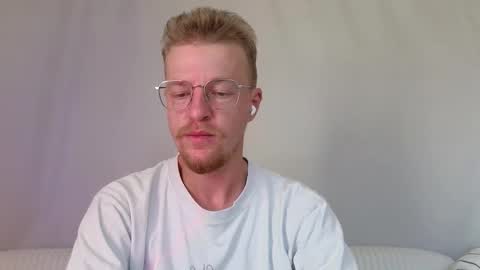 Snapshot of flower_haze chatting on October 22, 5:55 am Alexander online show from October 22, 5:55 am