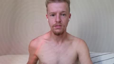 Snapshot of flower_haze chatting on October 20, 5:44 am Alexander online show from October 20, 5:44 am