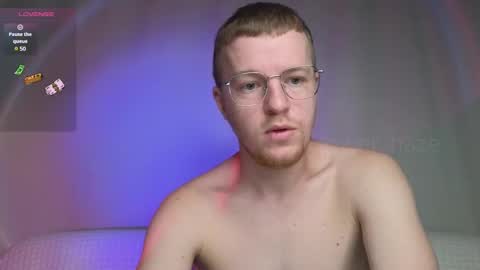 Snapshot of flower_haze chatting on February 4, 4:26 am Alexander online show from February 4, 4:26 am