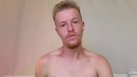 Snapshot of flower_haze chatting on October 21, 5:54 am Alexander online show from October 21, 5:54 am