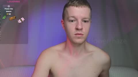 Snapshot of flower_haze chatting on January 26, 3:17 am Alexander online show from January 26, 3:17 am