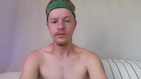 Snapshot of flower_haze chatting on November 2, 5:55 am Alexander online show from November 2, 5:55 am