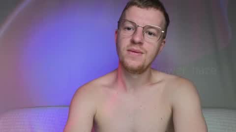 Snapshot of flower_haze chatting on February 4, 6:06 pm Alexander online show from February 4, 6:06 pm