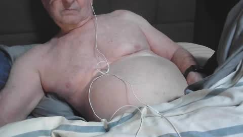 Snapshot of flshowman chatting on February 12, 1:30 am FLshowman online show from February 12, 1:30 am