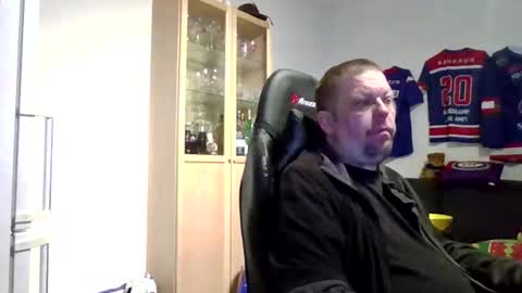 fluffy_espen online show from April 12, 2:07 pm