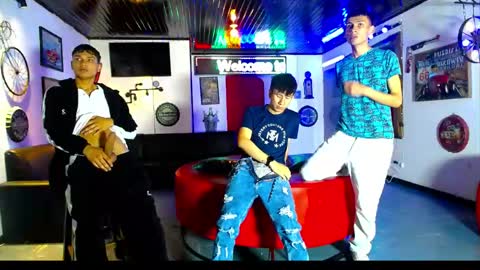 flyckers online show from April 4, 12:13 pm