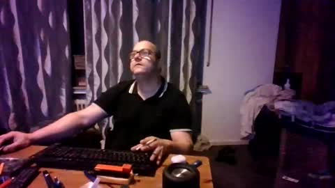 foekki online show from November 11, 4:39 am