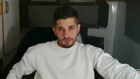 independent model online show from November 6, 3:37 pm