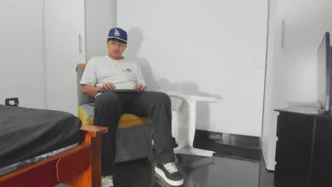 Snapshot of foot_master777 chatting on October 13, 6:08 am foot_master777 online show from October 13, 6:08 am