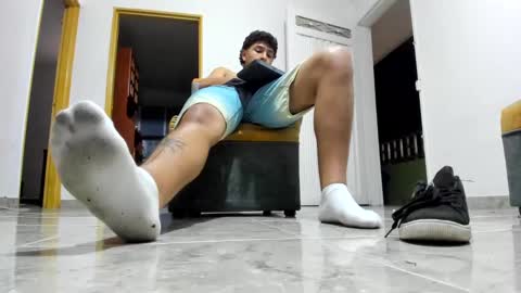 foot_master777 online show from January 11, 12:12 am