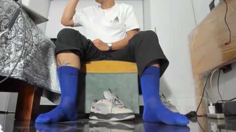 foot_master777 online show from October 16, 1:46 am