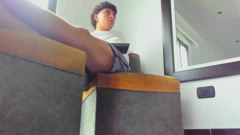 foot_master777 online show from March 1, 10:31 pm