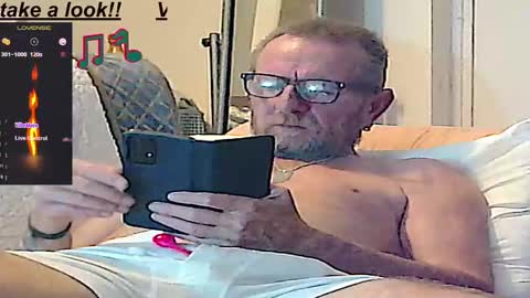 Snapshot of forexxxx_man chatting on December 24, 2:43 am doc online show from December 24, 2:43 am