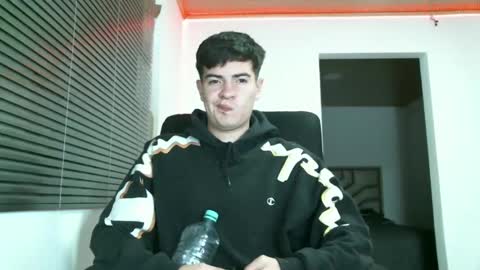 franccesco_699 online show from January 3, 2:43 am
