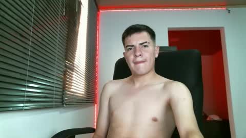 franccesco_699 online show from February 4, 7:44 pm