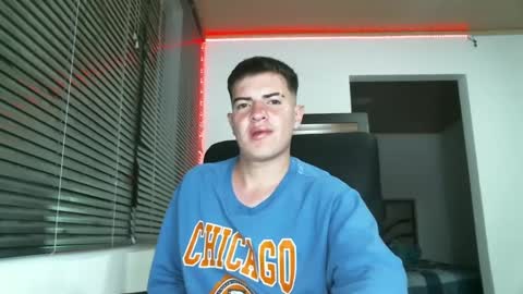 franccesco_699 online show from February 12, 11:41 pm
