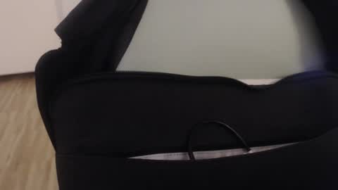 Snapshot of francescosal chatting on October 12, 4:45 pm francescosal online show from October 12, 4:45 pm