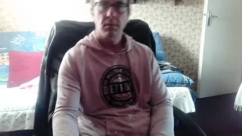 Snapshot of franck143544 chatting on October 2, 8:07 am franck143544 online show from October 2, 8:07 am