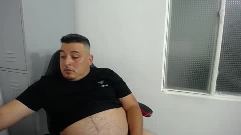Snapshot of francoisroy chatting on October 14, 12:28 am Juan online show from October 14, 12:28 am