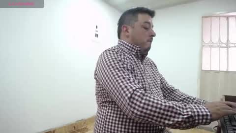 Juan online show from April 29, 5:30 pm